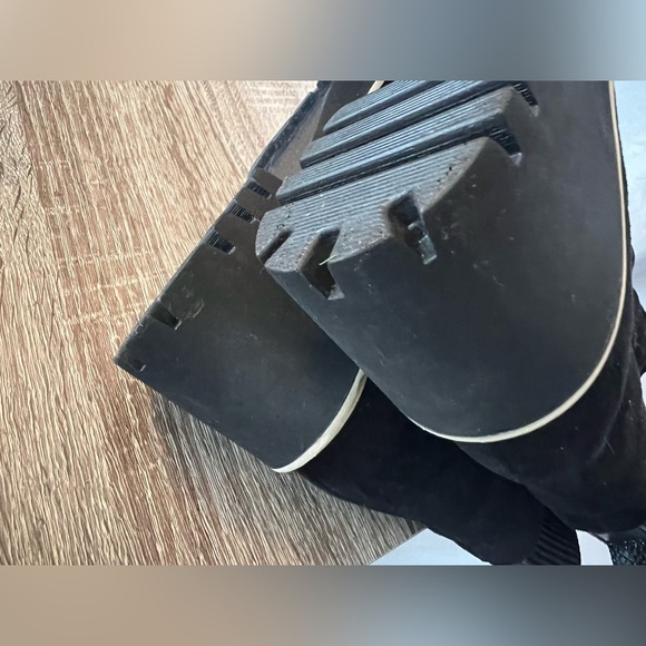 Black Chelsea Ankle Boots - Picture 7 of 7